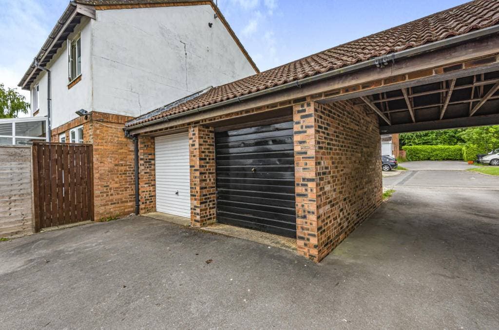 MANNINGTON LANE , SWINDON